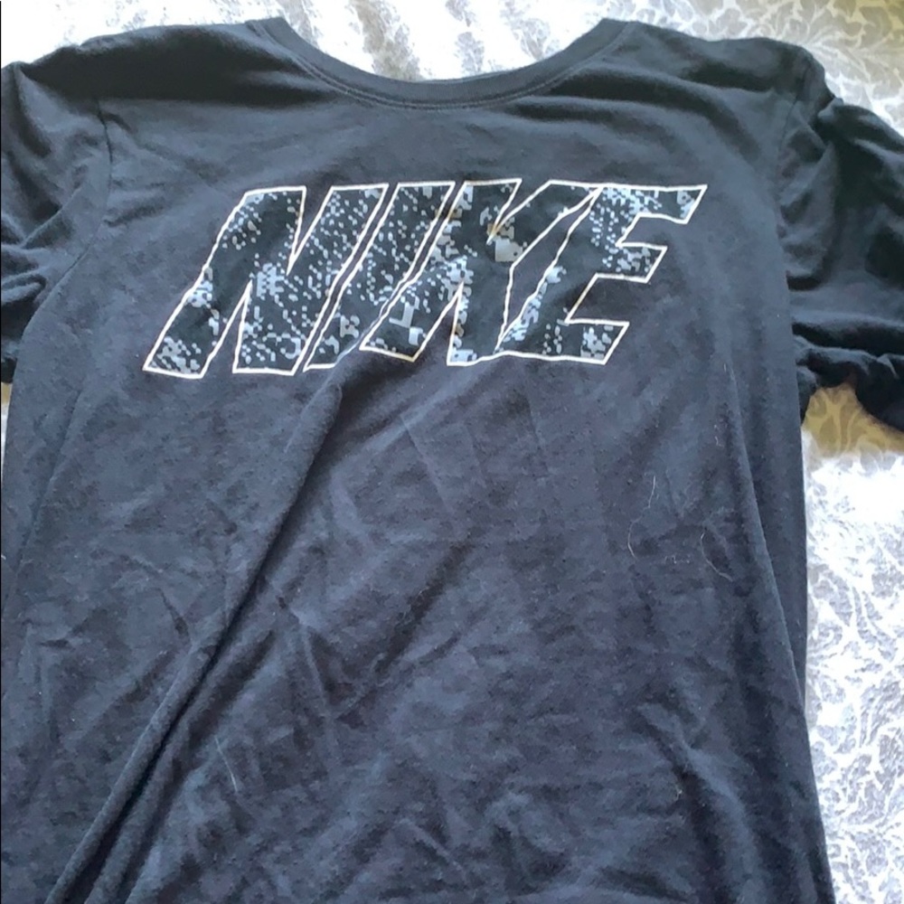 Black nike shirt size small